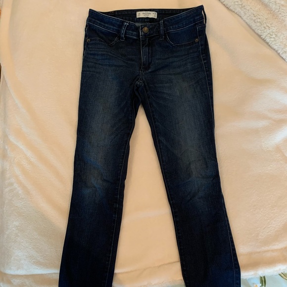 Abercrombie Dark Wash Blue Jeans Size 2 - Picture 2 of 4
